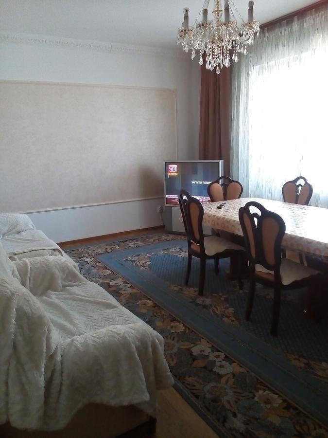 Kaldyakova Apartment Астана Екстериор снимка